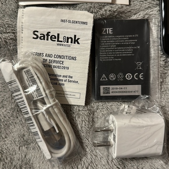 ZTE Z851 cell phone - Picture 4 of 4